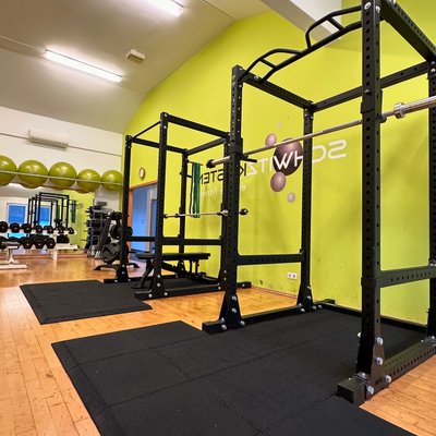 Training im Fitnessstudio von Schwitzkasten Daun