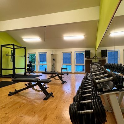 Training im Fitnessstudio von Schwitzkasten Daun