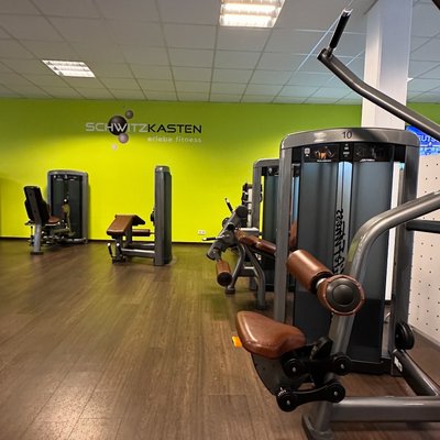 Training im Fitnessstudio von Schwitzkasten Daun